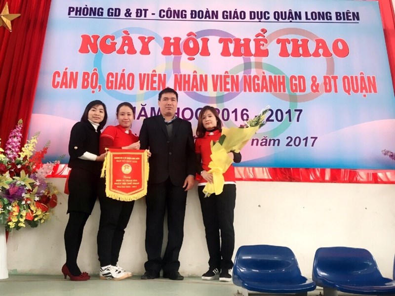Trường Mầm non Bắc Cầu đã xuất sắc đạt giải nhì trong “ Ngày hội Thể thao- Văn hóa” Ngành GD &ĐT Quận Long Biên năm học 2016 -2017.